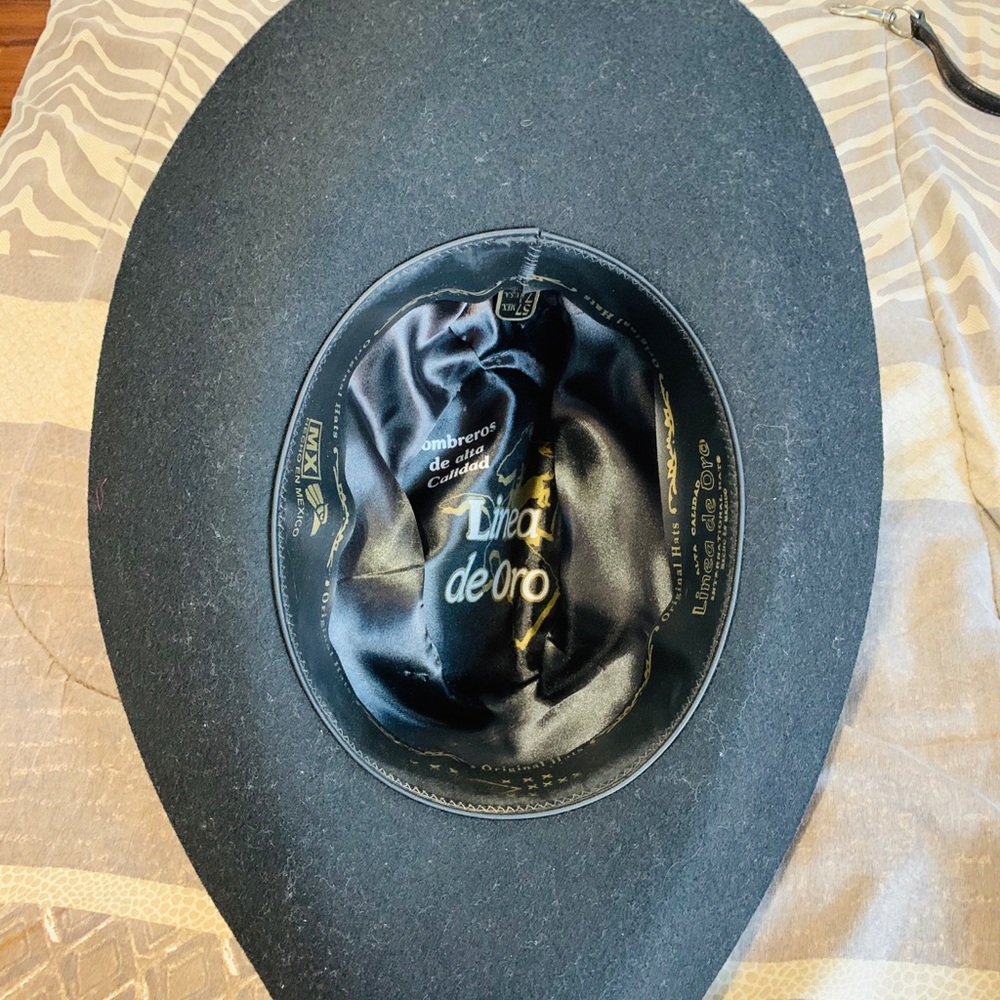 Cowboy hat - Picture 2 of 4